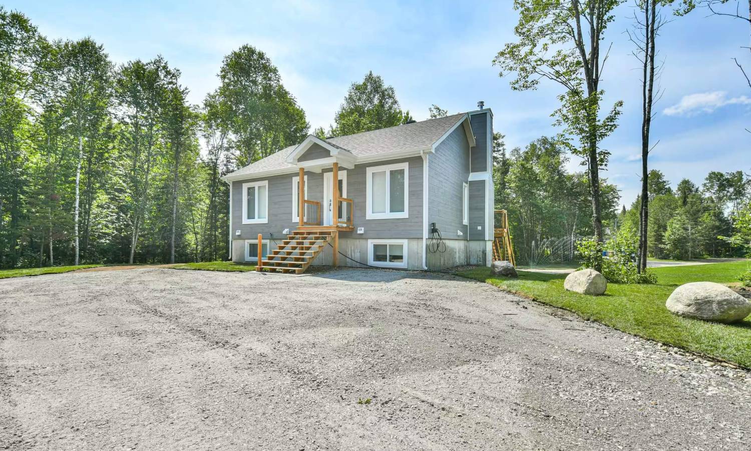 chalet-le-frene_jardin_chalets-rochon_16