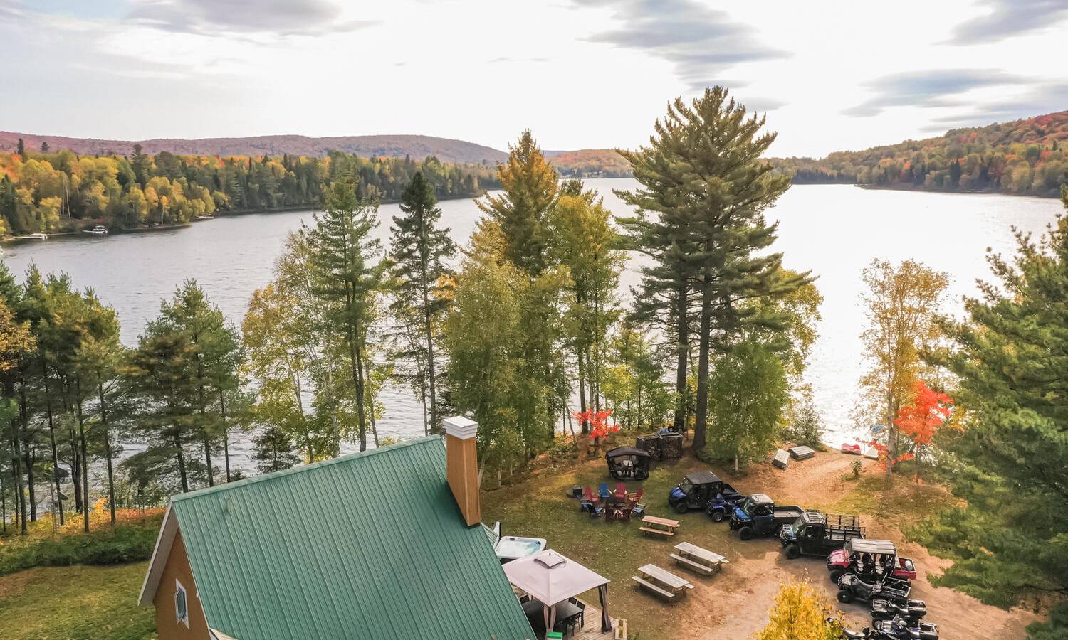 Chalet Le Chêne / Bord de lac / Hautes-Laurentides / Chalets Rochon /